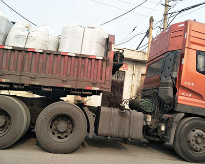 ����;��